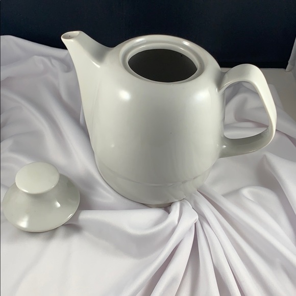 White Teapot - Picture 5 of 7